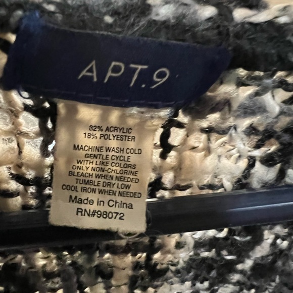 Apt 9 Shawl Black/White - Picture 2 of 2